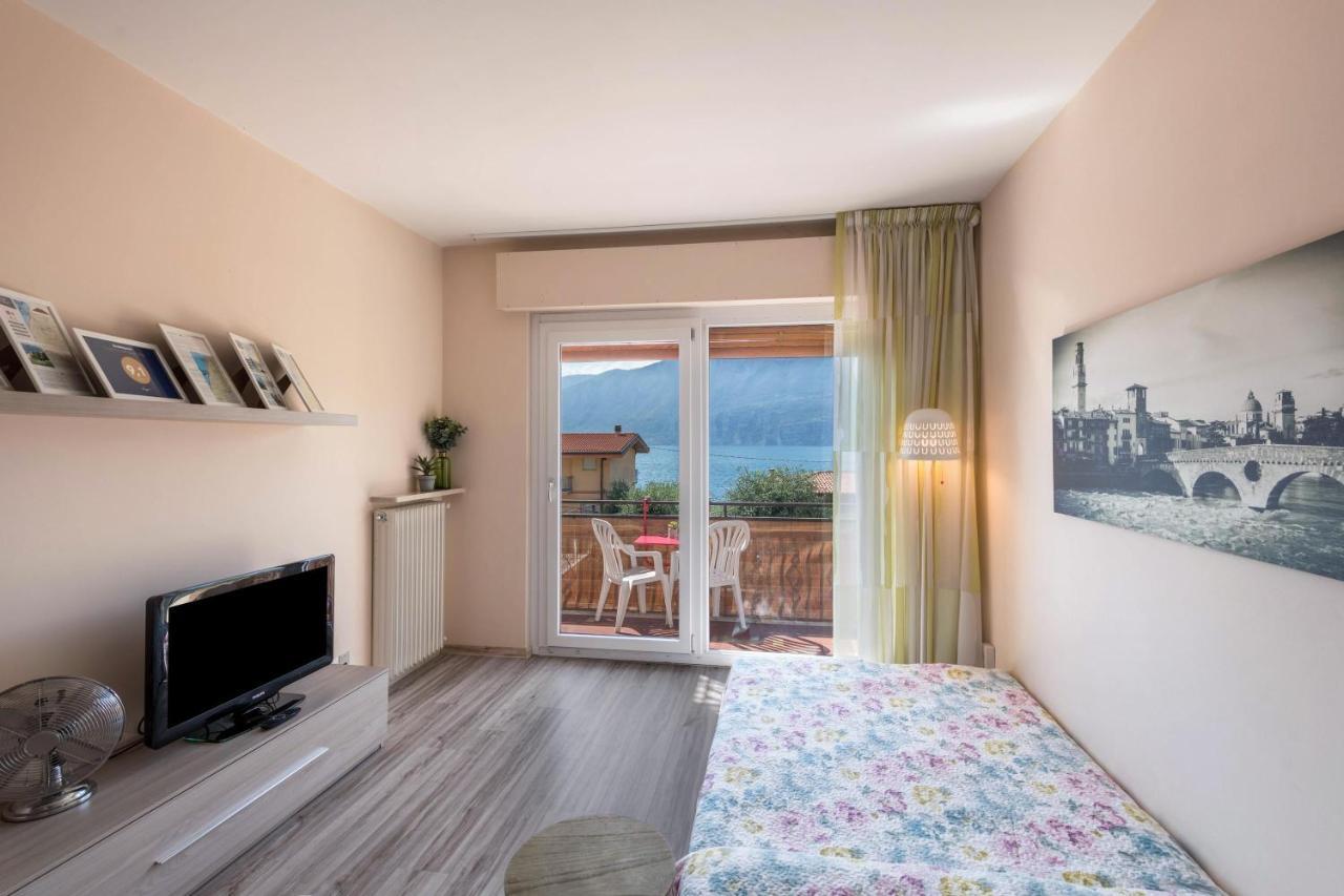 Lake View With Aircon - 5 Minutes From The Beach! Бренцоне-суль-Гарда Экстерьер фото