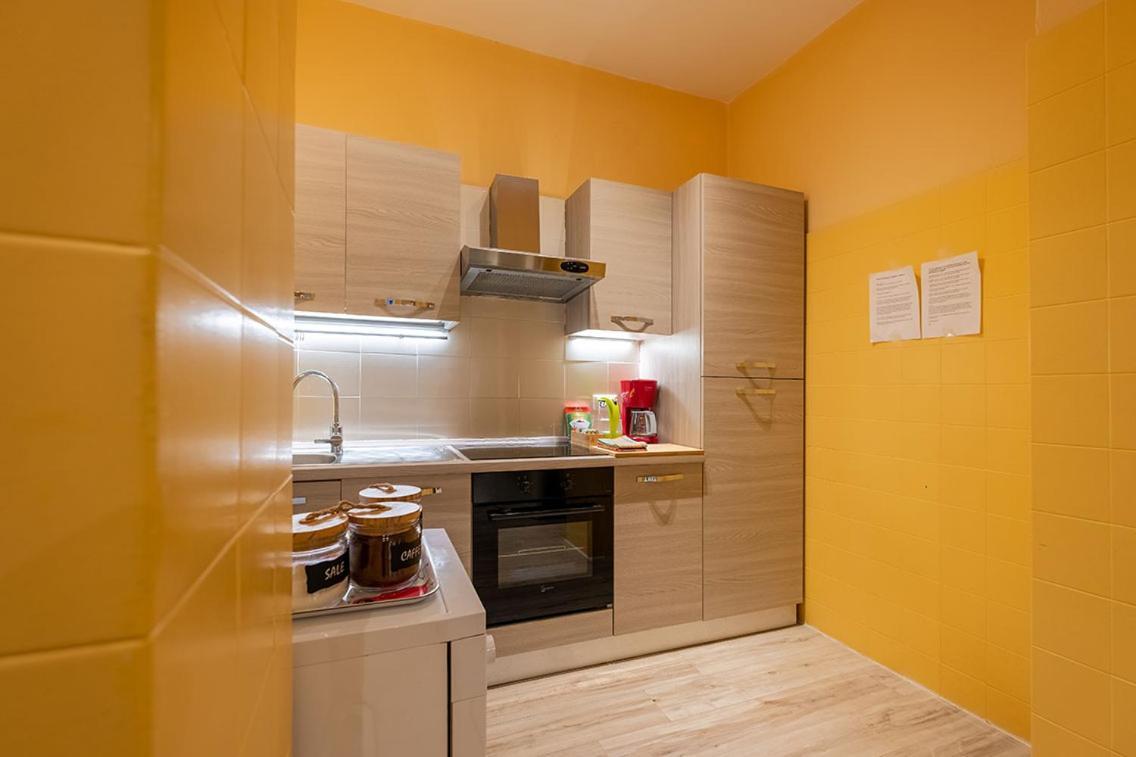 Lake View With Aircon - 5 Minutes From The Beach! Бренцоне-суль-Гарда Экстерьер фото