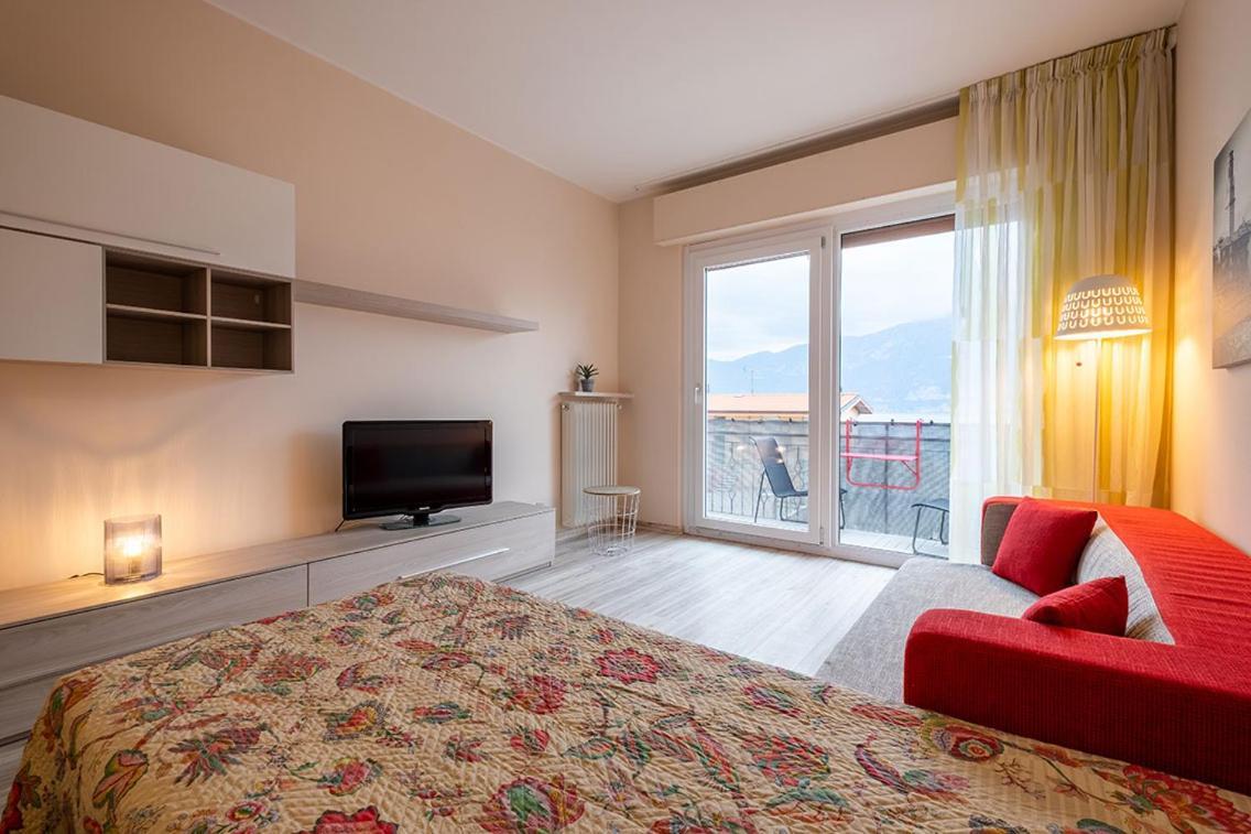 Lake View With Aircon - 5 Minutes From The Beach! Бренцоне-суль-Гарда Экстерьер фото