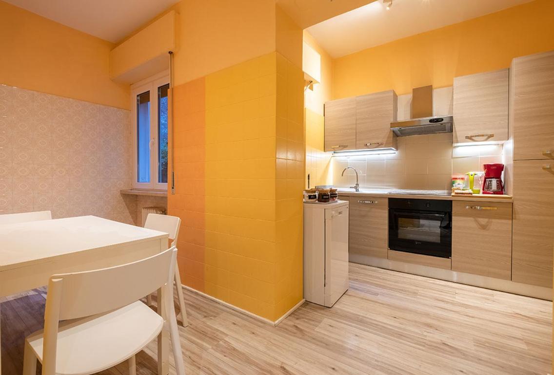 Lake View With Aircon - 5 Minutes From The Beach! Бренцоне-суль-Гарда Экстерьер фото